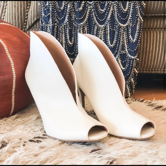 Christian Siriano White Vamp Booties - Picture 2 of 5